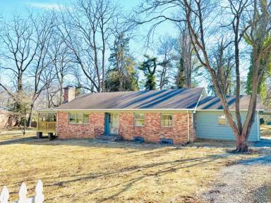Main picture of 216 S Buckmarsh St