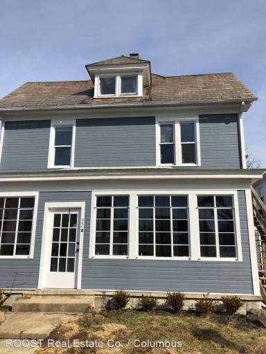 Main picture of 32 E Waterloo St