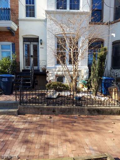 Main picture of 602 9th St NE