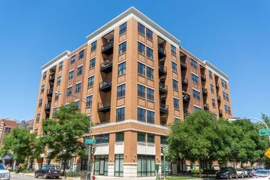 Main picture of 950 W Leland Ave