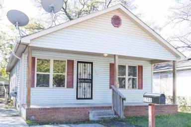 Main picture of 1702 Walker St