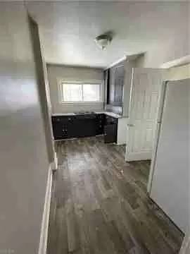 Main picture of 897 Stadelman Ave