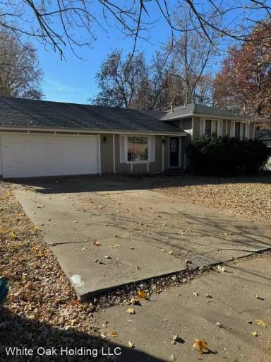 Main picture of 2516 W Blackburn Dr