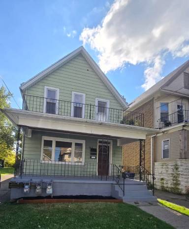 Main picture of 163 W Delavan Ave