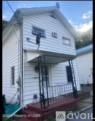 Main picture of 49 Linden St