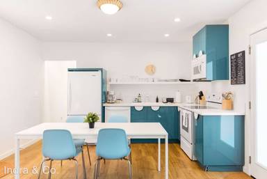 Main picture of 1570-1580 N Gower St Apartments