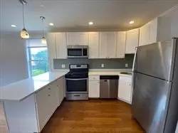 Main picture of 2747 Washington St