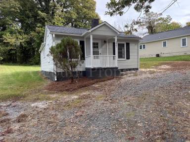 Main picture of 3861 Leo St