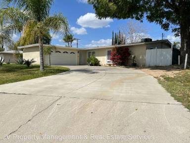 Main picture of 25660 Byron St
