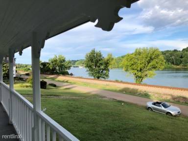 Main picture of 11025 Lake Ridge Dr