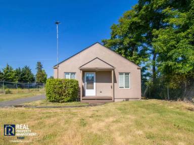 Main picture of 8420 1/2 South Tacoma Way