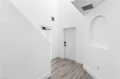 Main picture of 306 Shadow Lakes Dr