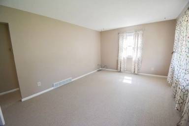 Main picture of 172 37th Ave NW