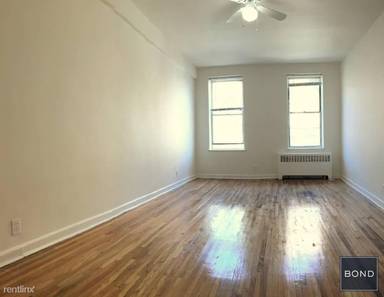 Main picture of 190 E 3rd St
