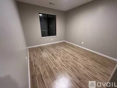 Main picture of 905 Flicker Ct