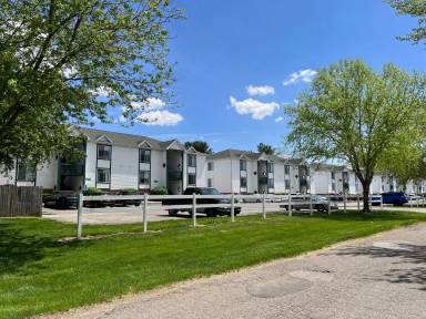 Main picture of Mallard Lake Apartments