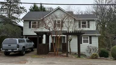 Main picture of 243 SW Palatine