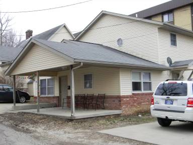 Main picture of 416 1/2 S Dunn St