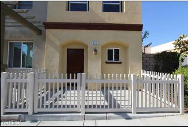 Main picture of 855 E Clementine St