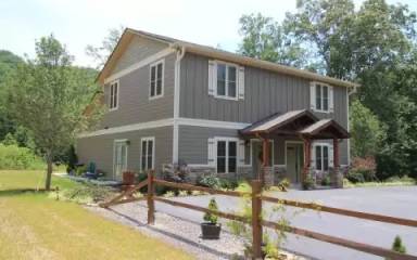 Main picture of 637 Mineral Springs Rd