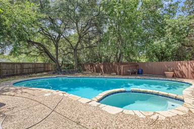 Main picture of 15707 Eagle Cliff St