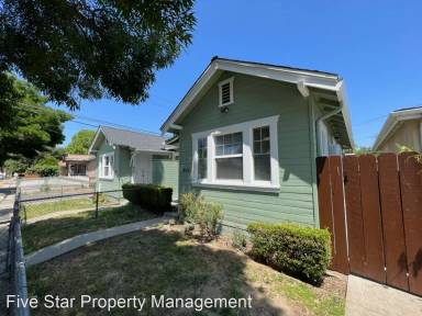 Main picture of 805 Center St