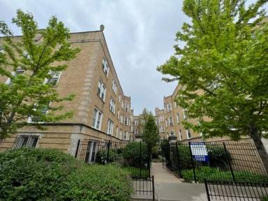 Main picture of 2333-2341 W Addison St Apartments