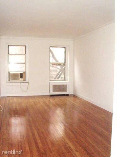 Main picture of 2 E 83rd St