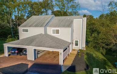 Main picture of 615 Bridge St