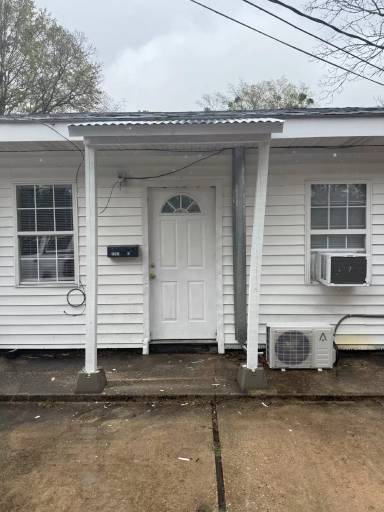 Main picture of 2207 1/2 20th Ave