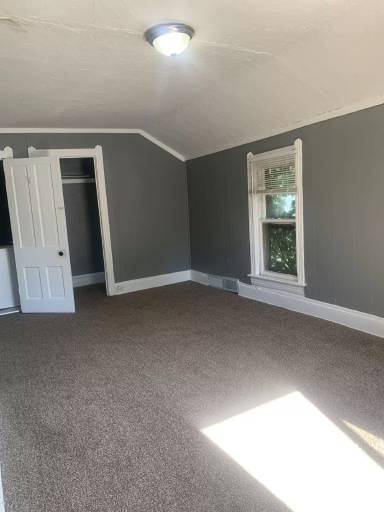 Main picture of 1354 W 93rd St