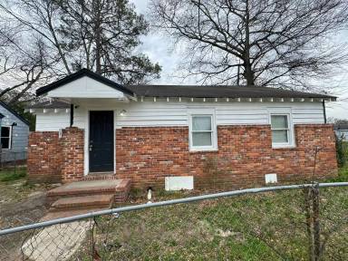 Main picture of 11 Cantrell Dr