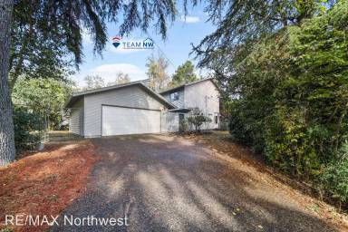 Main picture of 220 B St SW