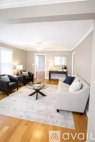 Main picture of 19 Broadway St