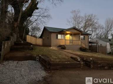 Main picture of 211 Flenniken Ave