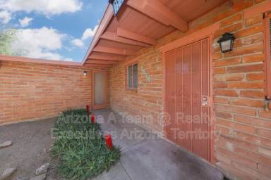 Main picture of 3550 E Blacklidge Dr