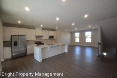 Main picture of 306 E Green St