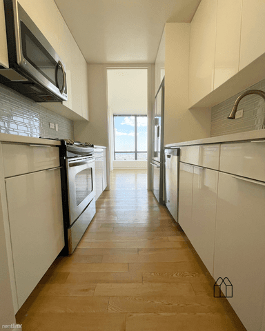 Main picture of One East River Place