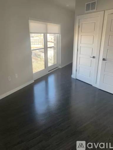 Main picture of 2147 Tremont Pl