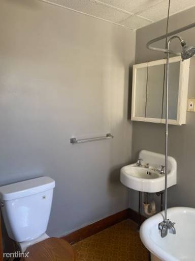 Main picture of 170 Elm St