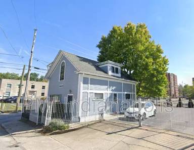 Main picture of 145 1/2 E 14th St