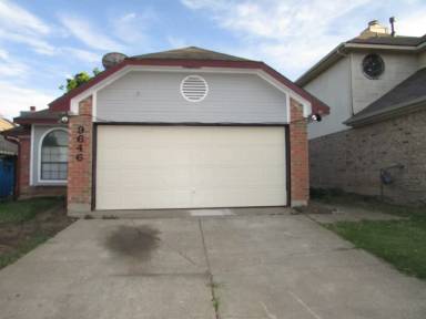 Main picture of 9646 Pinehurst Ln