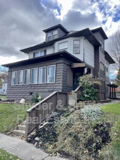 Main picture of 132 Beck Ave