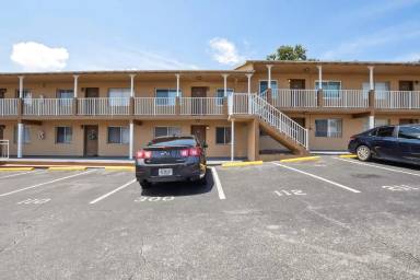 Main picture of 415 N Halifax Ave