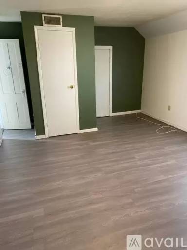 Main picture of 2279 Broadway St