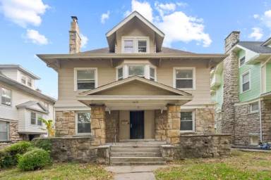 Main picture of 2619 Lockridge Ave