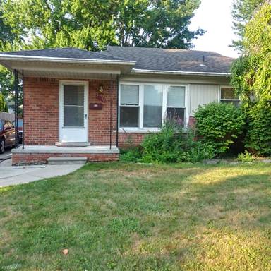 Main picture of 22710 Englehardt St