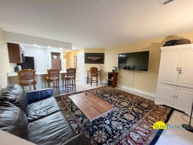 Main picture of 207 Southlake Ct