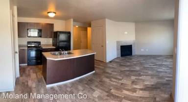 Main picture of 922 S Union Rd