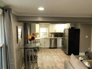 Main picture of 810 Fox St NW